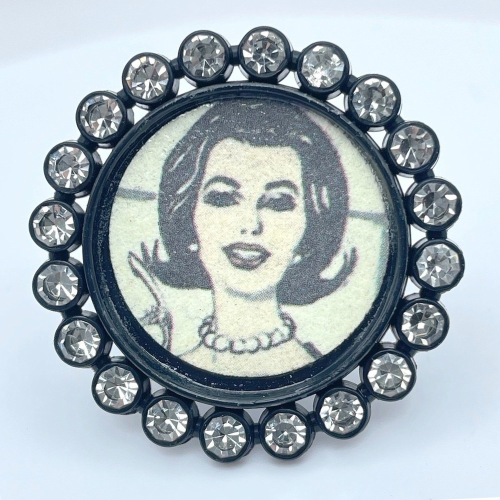 VTG Black Tone Retro Comic Girl‎ Portrait Ring Rhinestone Chunky Statement Y2K